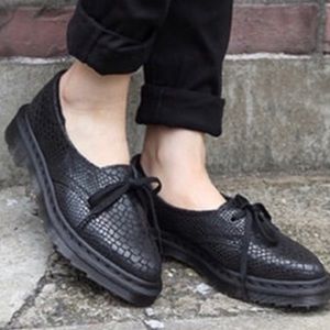 Dr. Martin Lace-Up Oxford